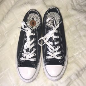 Converse size 8